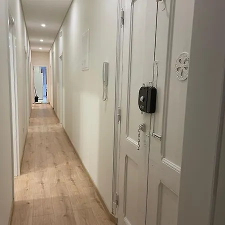 Homestay Stay Lisbon Home *